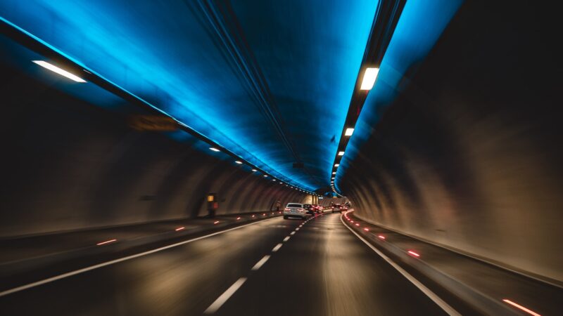 Welche grundlegenden Verhaltensregeln müssen Sie im Tunnel beachten